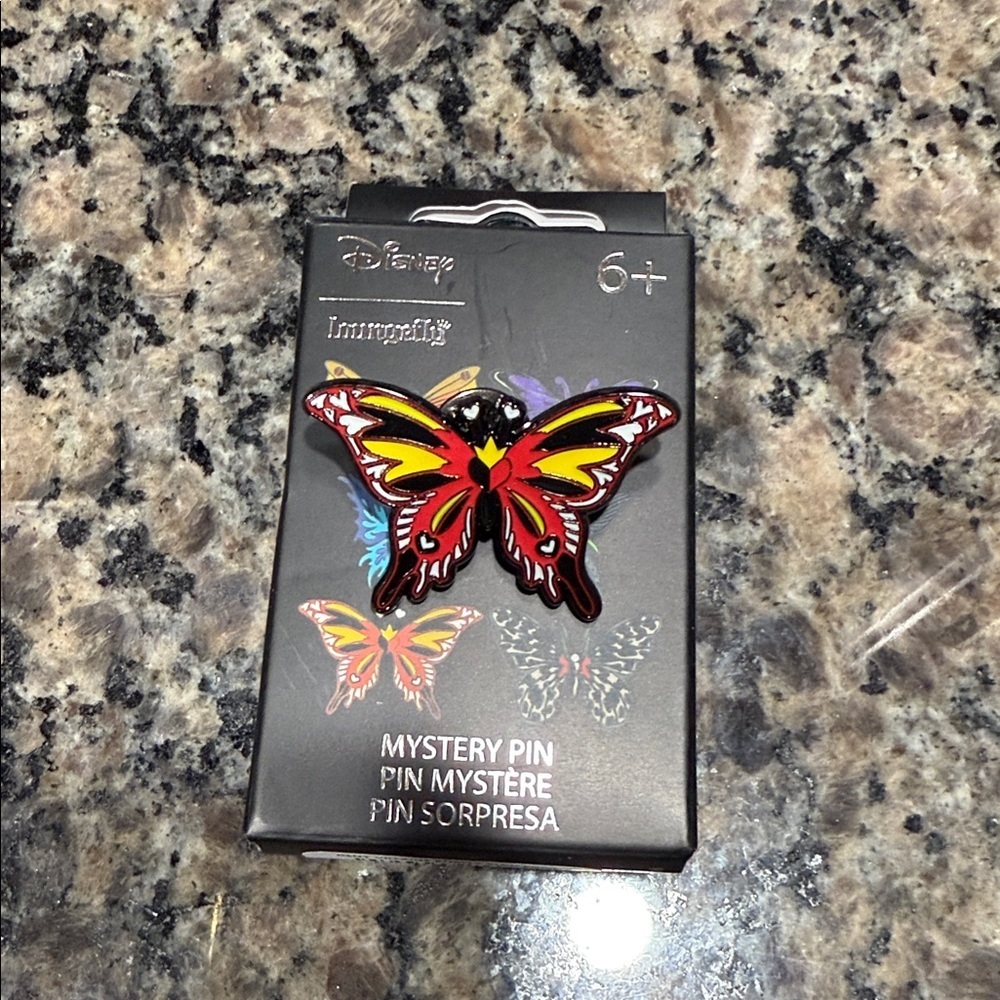 Loungefly Disney Villains Butterfly Blind Box Enamel Pin- Queen of Hearts - Picture 2 of 3